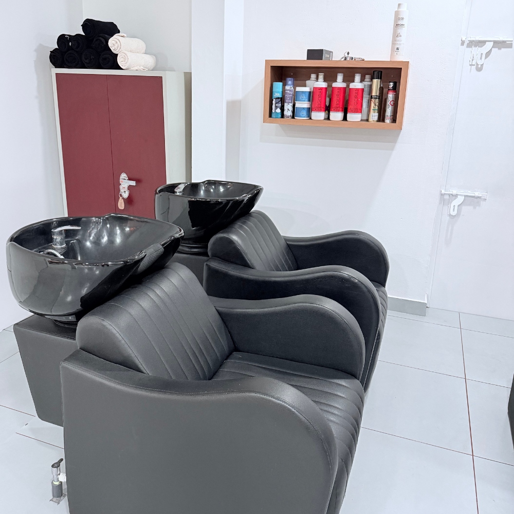 Glamoura Salon Washing Stations